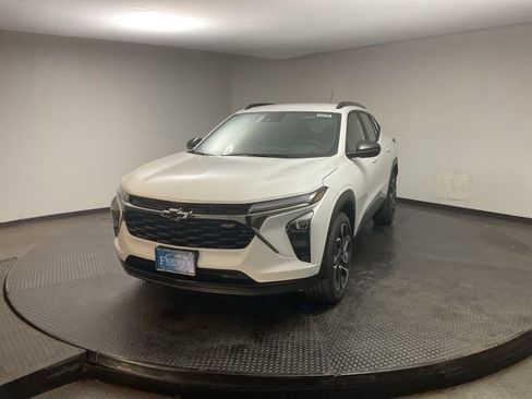 New 2026 Chevrolet Trax RS w/ Driver Confidence Package image 3