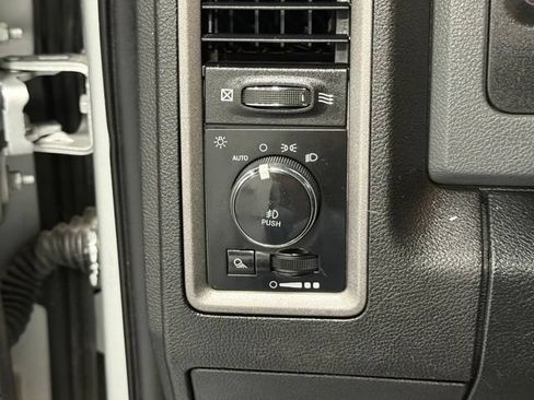 Used 2018 RAM 1500 Express AWD/4WD image 15