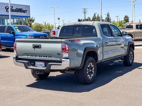 Used 2023 Toyota Tacoma TRD Off-Road AWD/4WD image 15