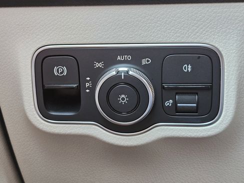 Certified 2023 Mercedes-Benz EQB 350 4MATIC SUV image 23