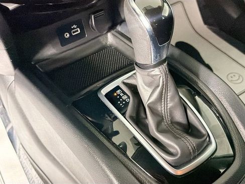 Used 2018 Nissan Rogue S FWD image 16