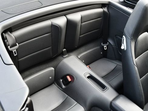 Used 2017 Porsche 911 Carrera image 17