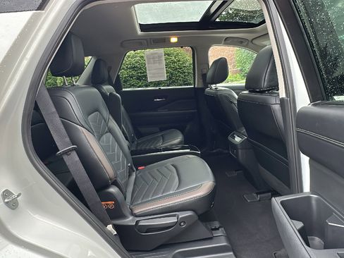 Certified 2023 Nissan Pathfinder Platinum image 25