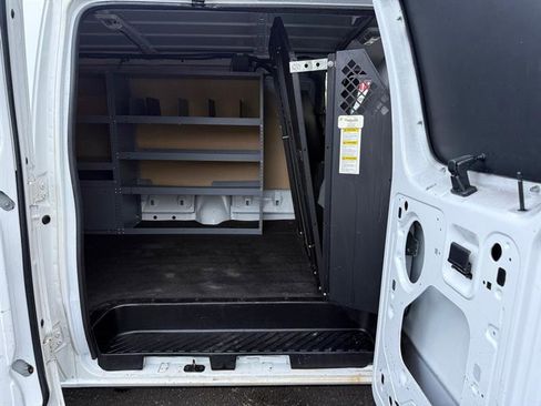 Used 2011 Ford E-250 and Econoline 250 image 9