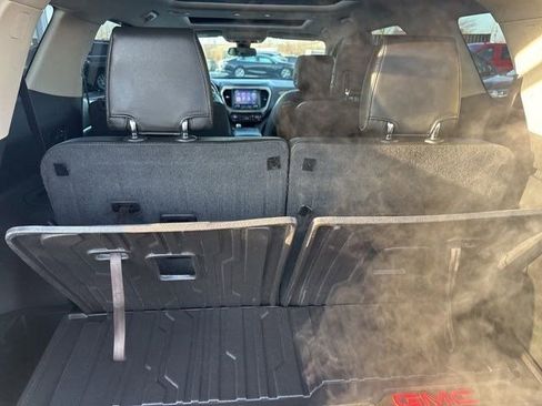 Used 2018 GMC Acadia Denali image 38