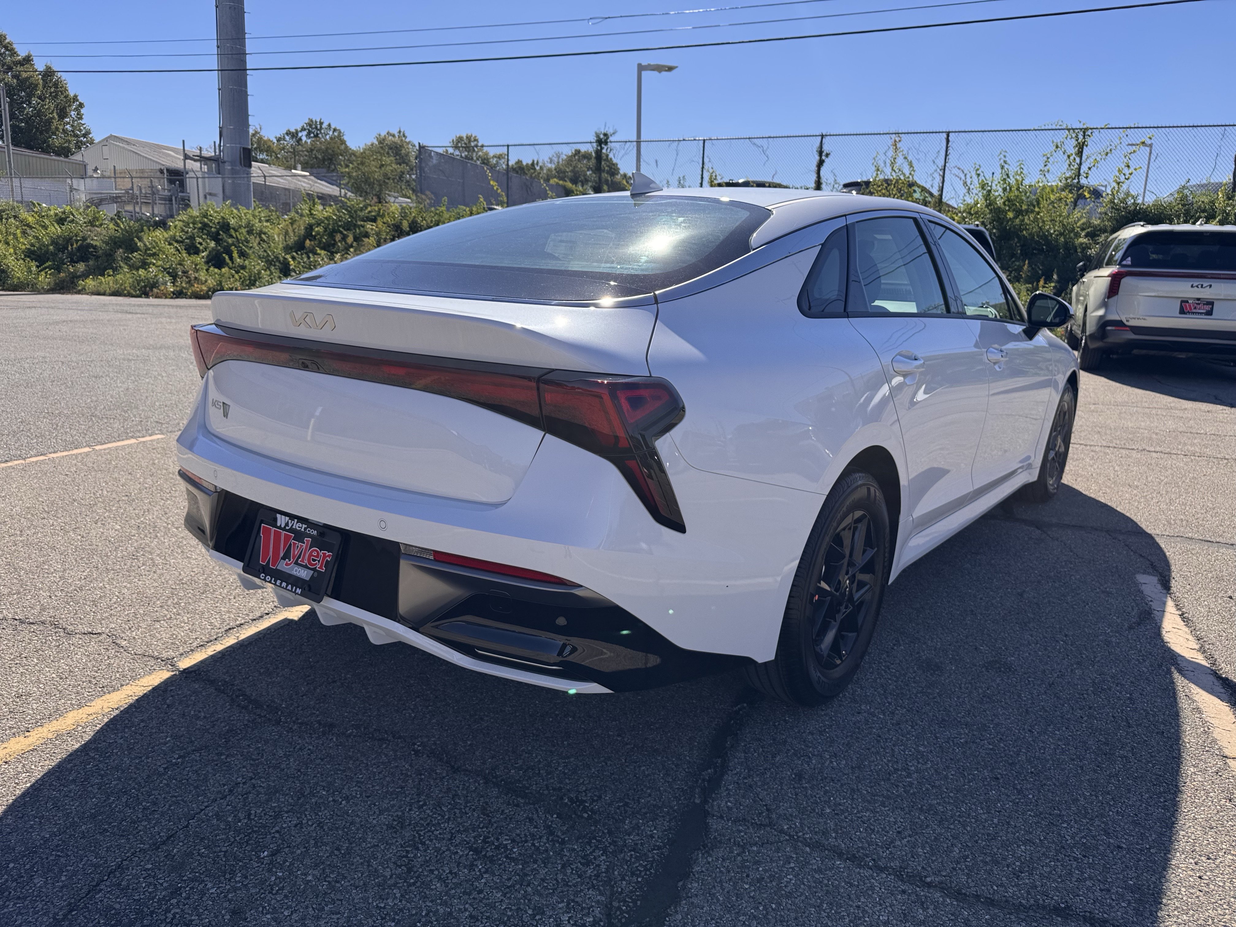 New 2027 Kia K5 LXS FWD image 7