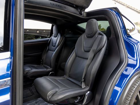 Used 2016 Tesla Model X 70D image 37
