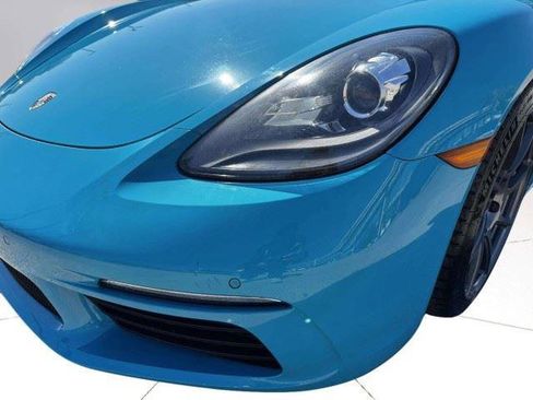 Used 2018 Porsche 718 Boxster S RWD image 11