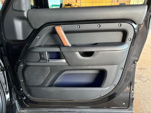 Used 2020 Land Rover Defender 110 X image 22