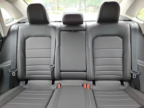 Used 2023 Volkswagen Jetta SE w/ Panoramic Sunroof Package FWD image 13