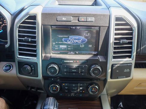 Used 2015 Ford F150 Lariat w/ Equipment Group 501A Mid image 21