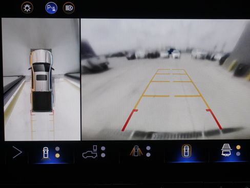 Used 2025 Chevrolet Colorado ZR2 w/ Technology Package AWD/4WD image 23