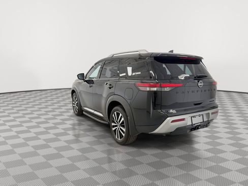 Certified 2025 Nissan Pathfinder Platinum w/ Lighting Package (N93) image 8