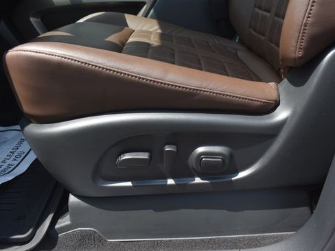 Used 2024 Nissan Titan Platinum Reserve w/ Moonroof Package RWD image 15
