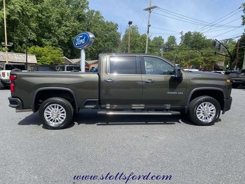 Used 2022 Chevrolet Silverado 2500 High Country w/ Safety Package II AWD/4WD image 8