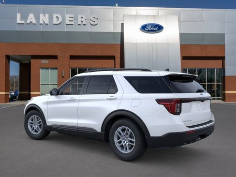 New 2026 Ford Explorer Active RWD image 4