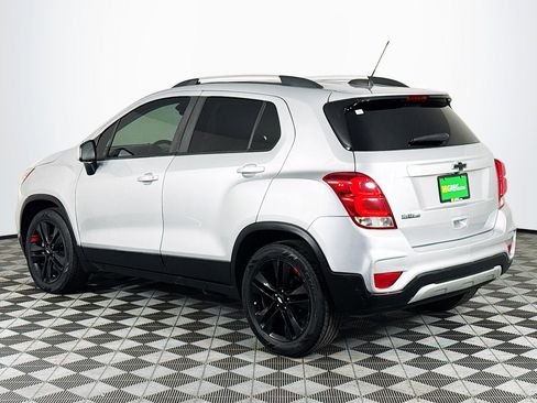 Used 2021 Chevrolet Trax LT w/ Redline Edition image 6