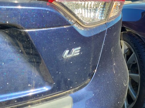 Used 2020 Toyota Corolla LE image 29