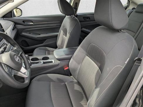 Used 2025 Nissan Altima 2.5 SV image 21