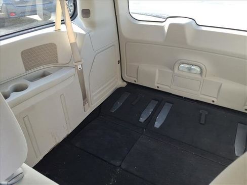 Used 2019 Dodge Grand Caravan SE image 18