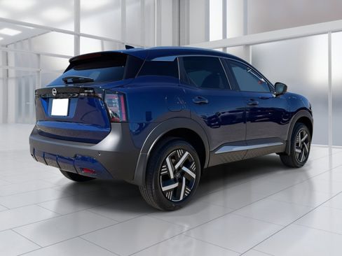 New 2026 Nissan Kicks SV image 5