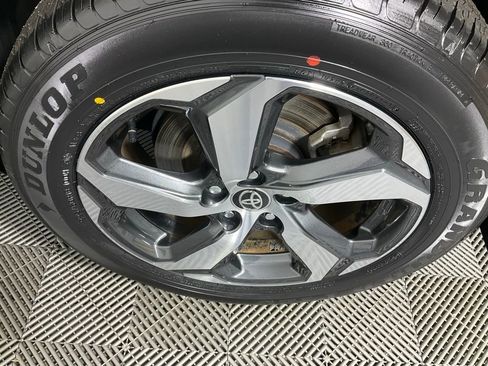 Used 2023 Toyota RAV4 SE image 7