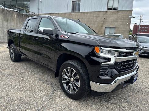 Used 2023 Chevrolet Silverado 1500 LT AWD/4WD image 39
