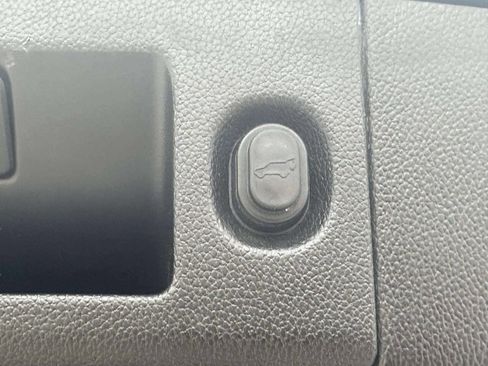 Used 2015 Chevrolet Suburban LTZ AWD/4WD image 16