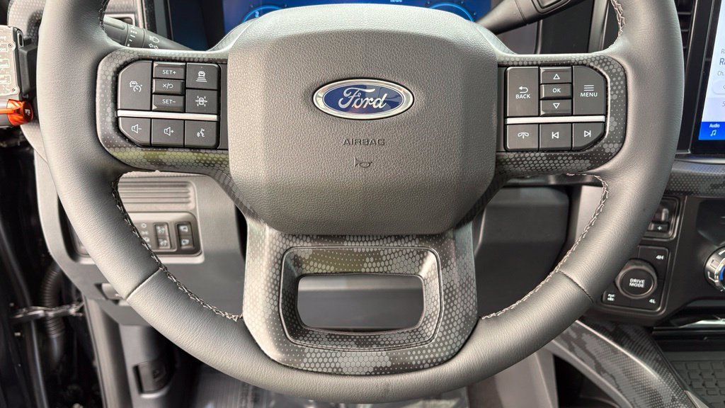 New 2026 Ford F250 Lariat w/ Black Appearance Package AWD/4WD image 38