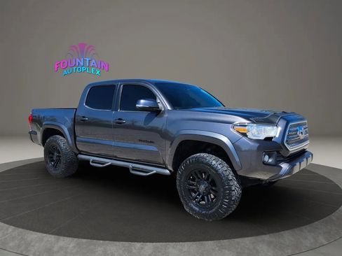 Used 2016 Toyota Tacoma TRD Sport w/ Towing Package image 9