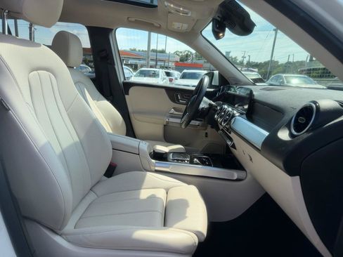 Used 2021 Mercedes-Benz GLB 250 4MATIC image 24