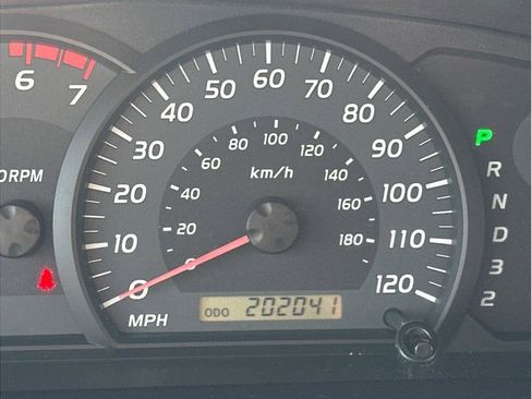 Used 2005 Toyota Tundra Limited image 40