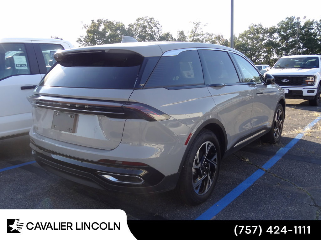 Used 2026 Lincoln Nautilus Premier w/ Equipment Group 102A AWD/4WD image 5
