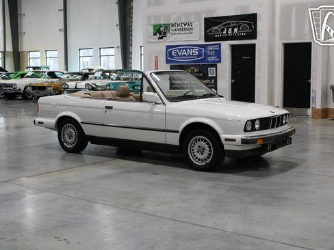 Used 1988 BMW 325i Convertible image 34