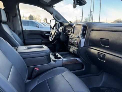 Used 2022 GMC Sierra 2500 SLT w/ SLT Premium Package image 10