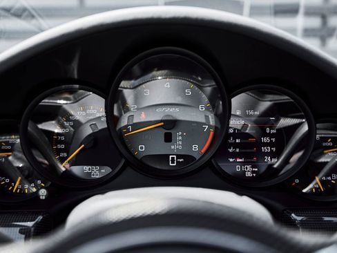 Used 2018 Porsche 911 GT2 RS RWD image 63