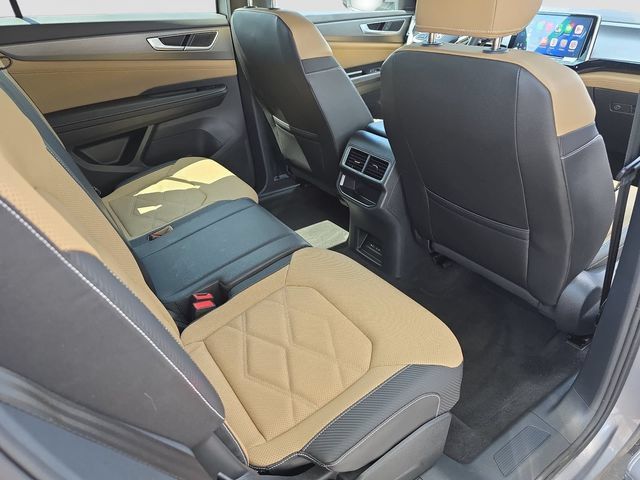 Used 2024 Volkswagen Atlas Cross Sport SE AWD/4WD image 31