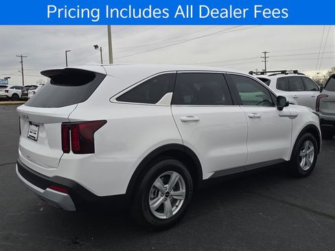 New 2026 Kia Sorento LX FWD image 3