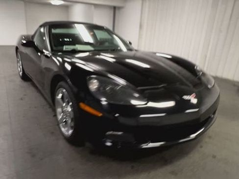 Used 2006 Chevrolet Corvette Convertible w/ Preferred Equipment Group image 2