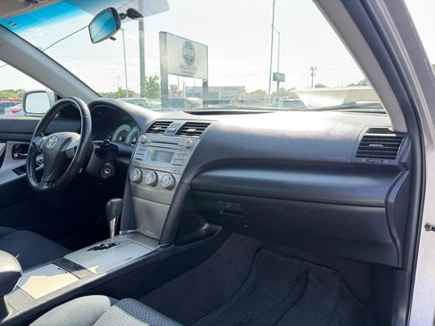 Used 2011 Toyota Camry SE FWD image 15