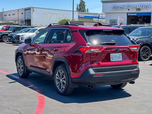 Used 2022 Toyota RAV4 XLE Premium AWD/4WD image 2