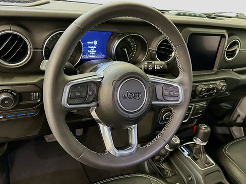 Used 2023 Jeep Wrangler Sahara image 18