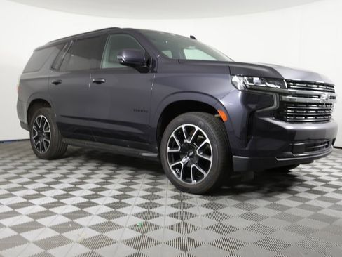 Used 2022 Chevrolet Tahoe Z71 w/ Luxury Package image 3