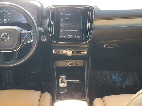 Used 2019 Volvo XC40 T5 Inscription image 17