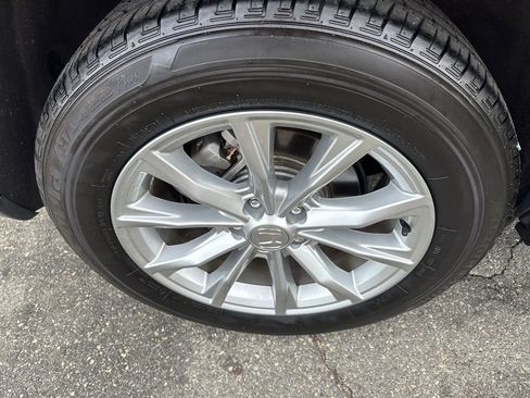 Used 2024 Honda CR-V EX image 11