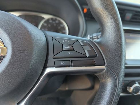 Certified 2021 Nissan Kicks S image 38