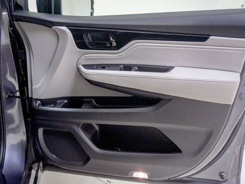 Used 2022 Honda Odyssey Elite image 34