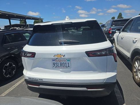 Used 2025 Chevrolet Equinox LT AWD/4WD image 7