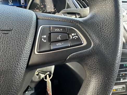 Used 2017 Ford Escape SE image 11