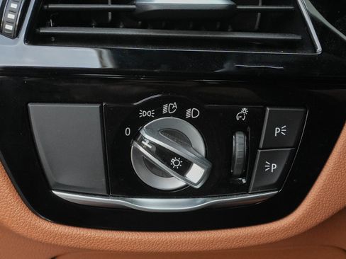 Used 2023 BMW 540i w/ M Sport Package RWD image 17
